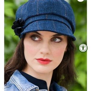 NWT Mucros Weavers Newsboy 67 Plaid Wool Hat Cap Ireland One Size Navy Blue